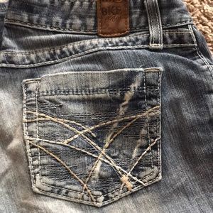 Women’s BKE Kate stretch Capri size 30.